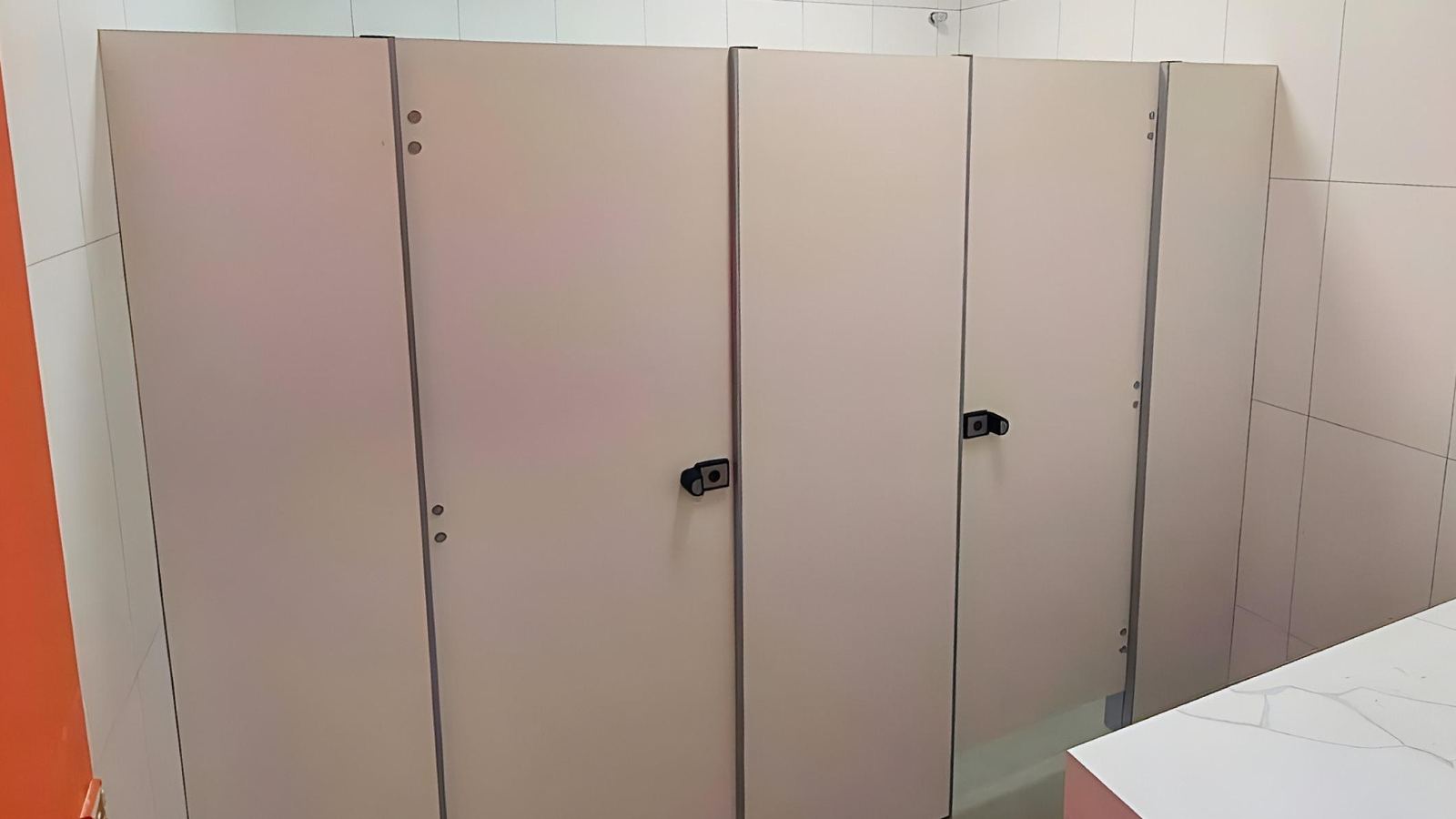 Divisórias DivPro em ambiente comercial